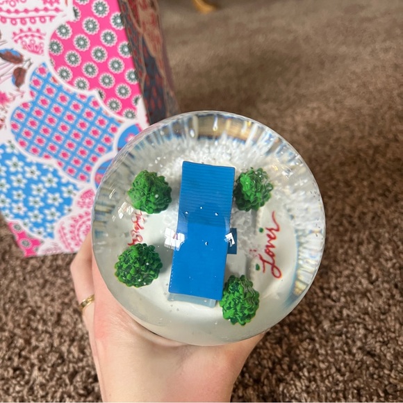 NEW Taylor Swift Lover Snow Globe - Picture 5 of 9